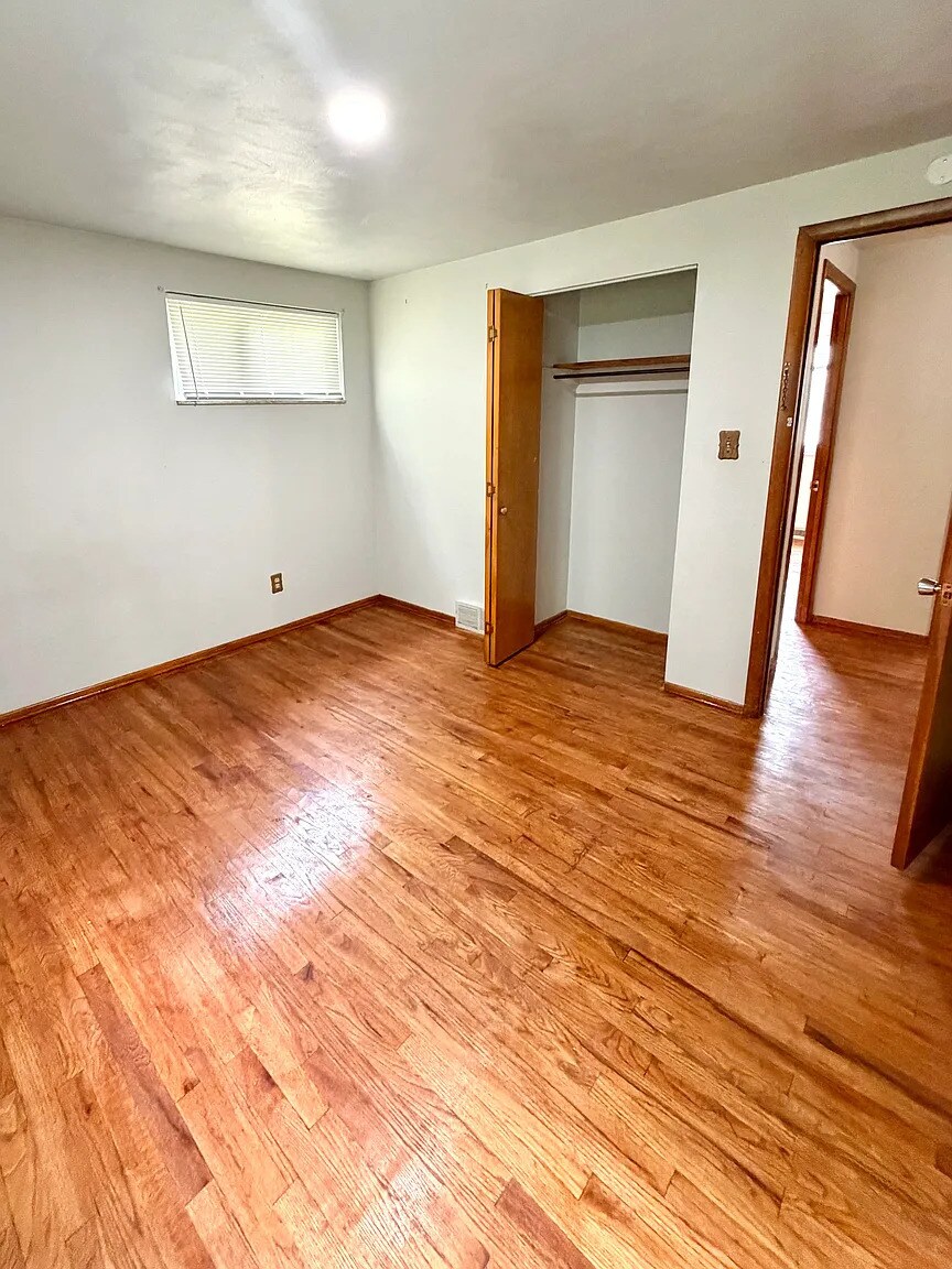 Building Photo - 6583 Sentry Ave