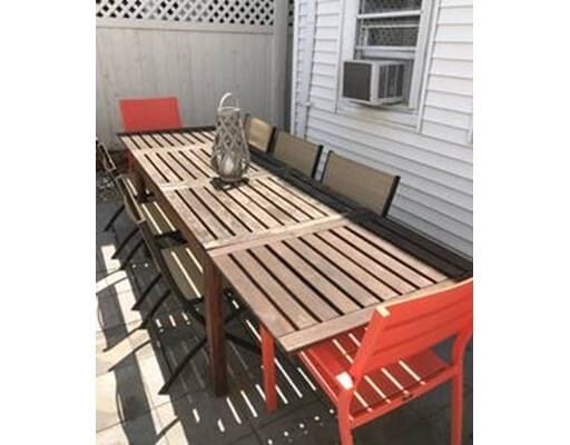 Building Photo - 158 Western Ave