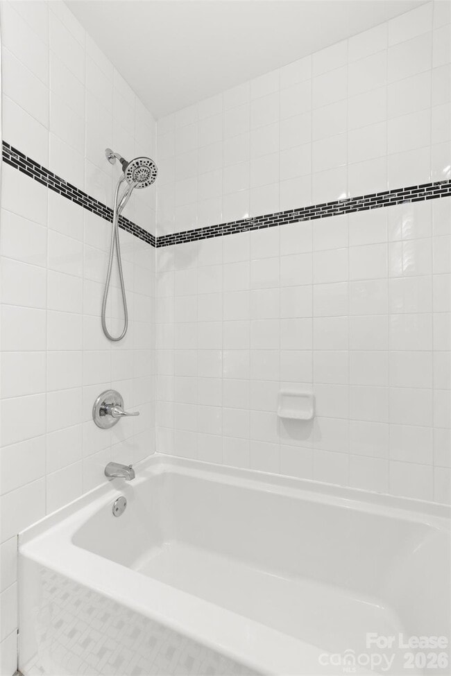 Building Photo - 4005 Abbeydale Dr