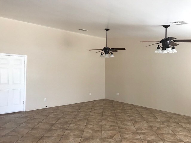 Building Photo - 4  BED, HUGE BACKYARD, 3 CAR GARAGE!