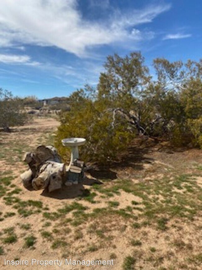 Building Photo - 2 br, 1 bath House - 62812 Lind Lane