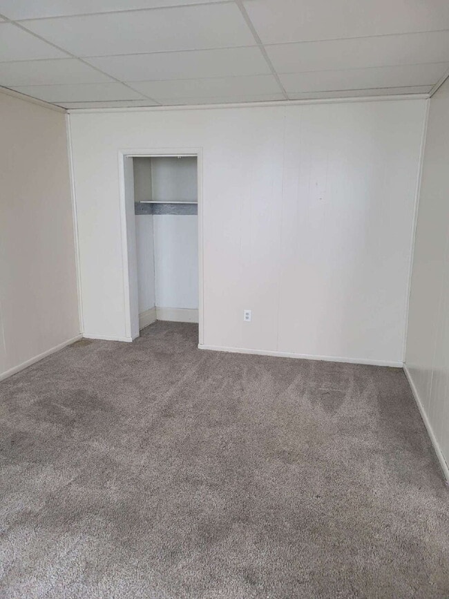 Building Photo - Large Studio Apartment in Washington, PA