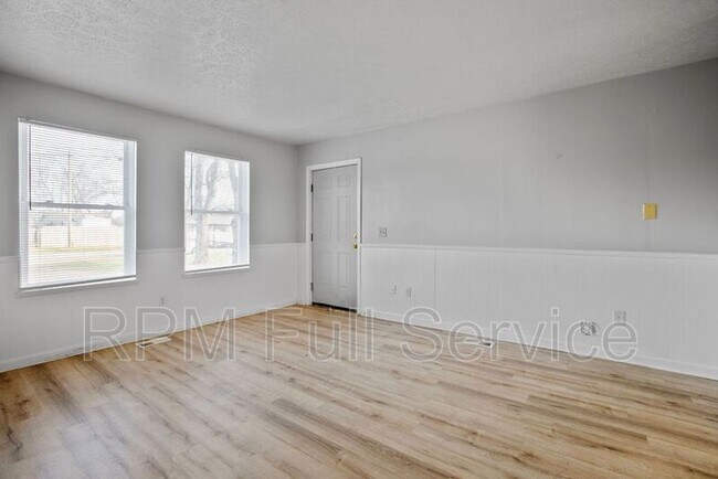 Building Photo - 103 Hubert Dr