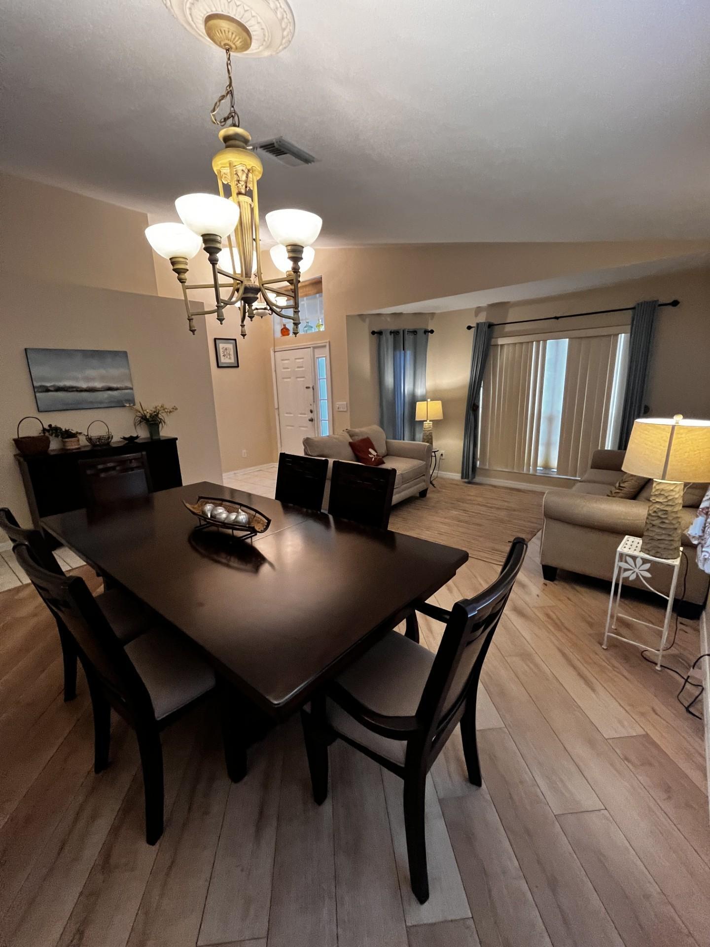Building Photo - 4640 Sanibel Way