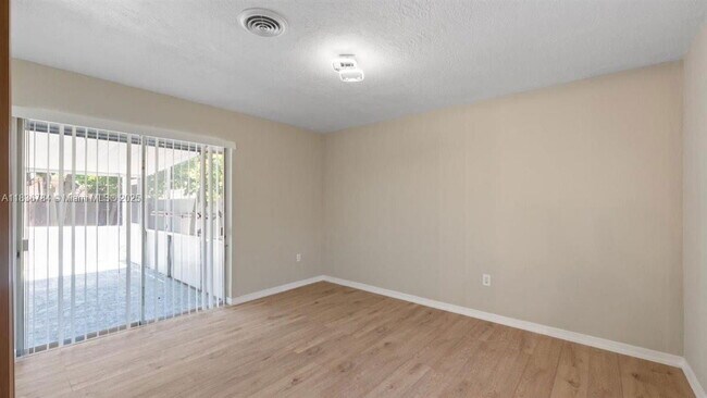 Building Photo - 7211 Shalimar St