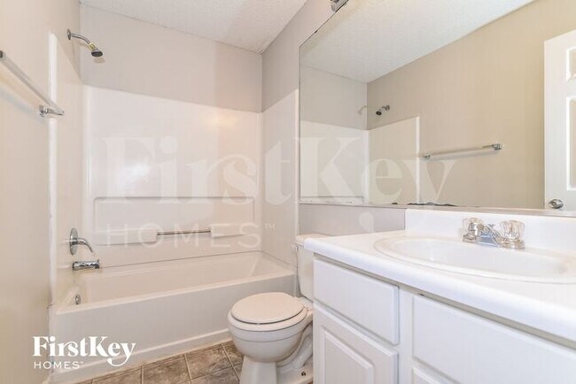 Building Photo - 7138 Parklake Pl