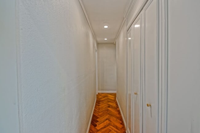 Building Photo - Remodeled, Bright & Airy 5 Room Home on Spacious Lot w/ 3BR2BA Main House, 2 Additional Detached ...