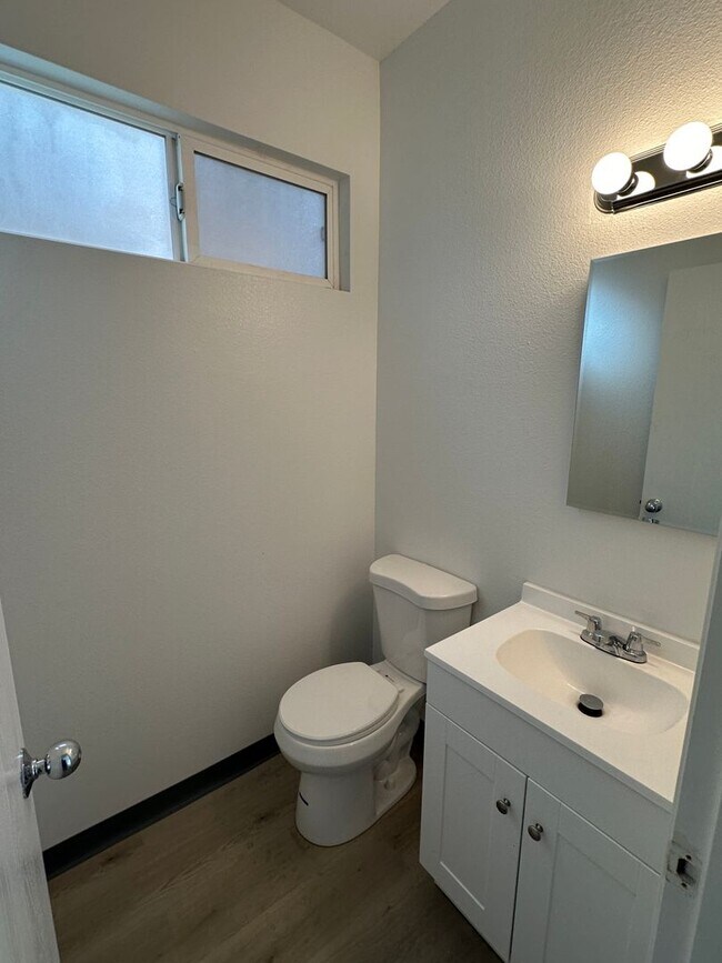 Building Photo - Renovated 3 bedroom 2.5 bath home in Ewa Gentry