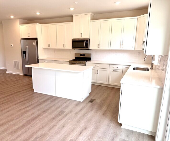 Primary Photo - 1289 Fillmore St