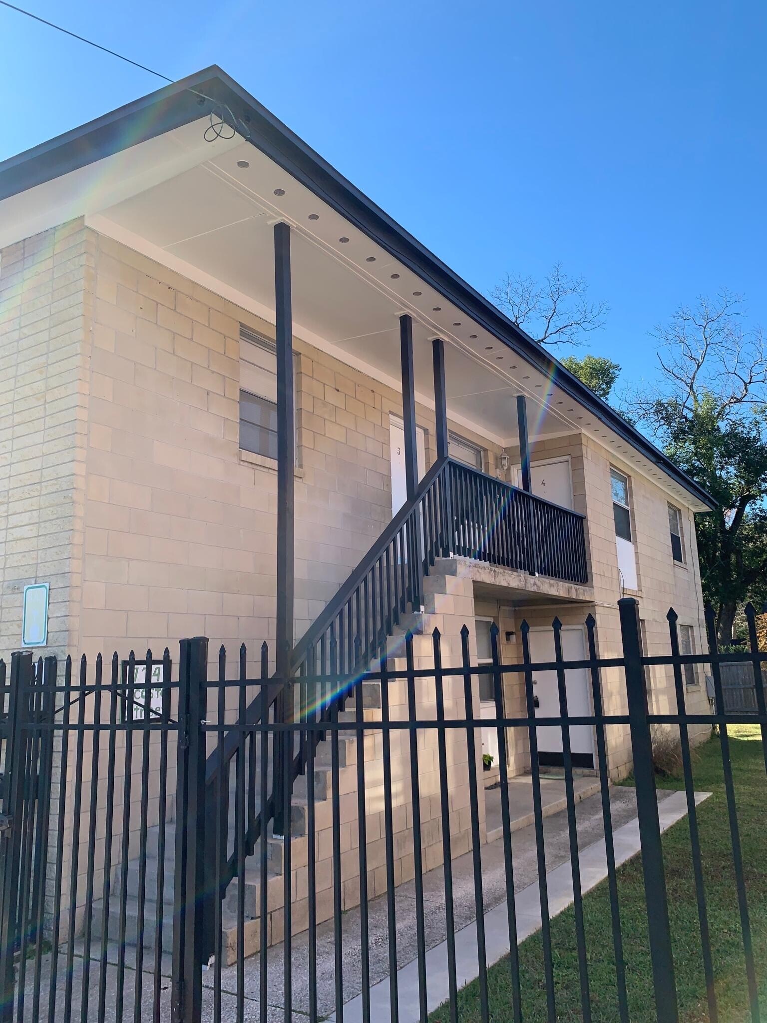 Building Photo - 774 Acosta St