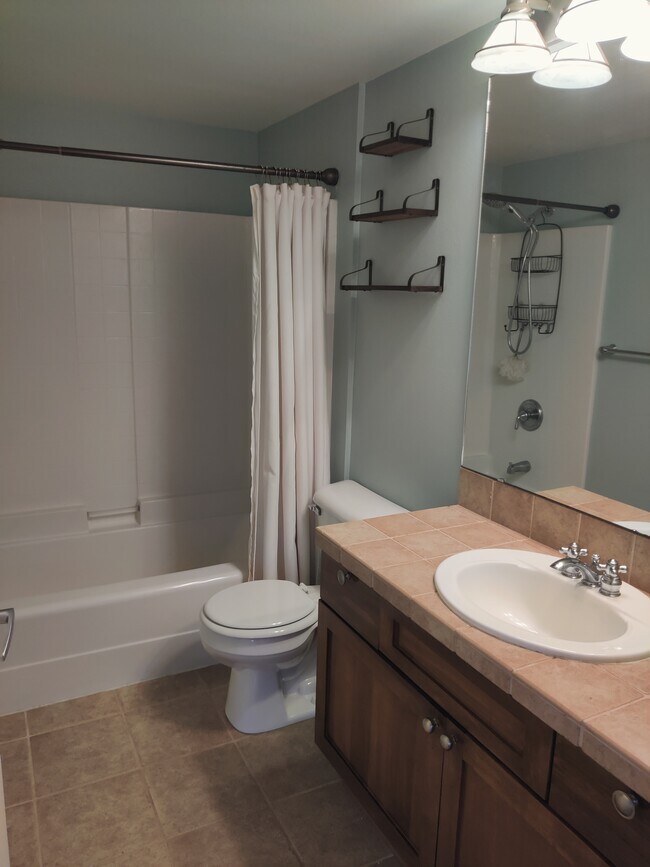 Building Photo - 123 Queen Anne Ave N