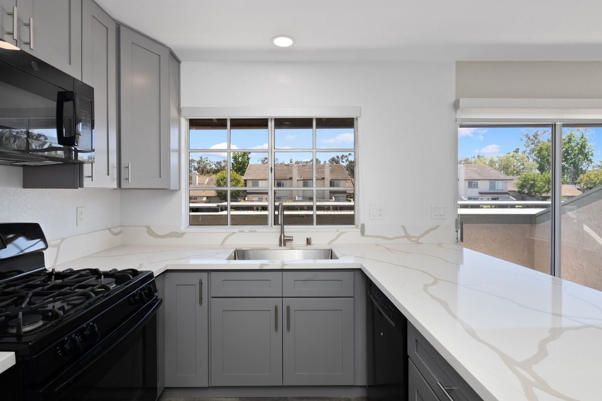 Building Photo - 19 Exeter