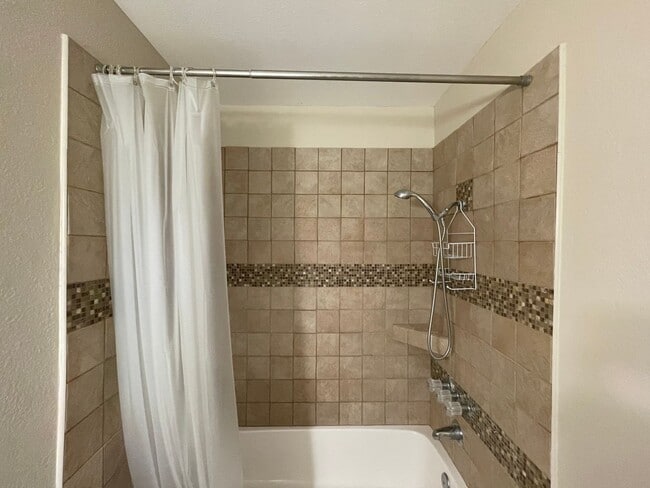 Building Photo - 2 bedroom single story with attached 2 car garage!