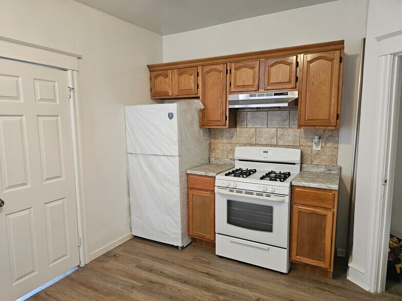 Building Photo - 1094 Alcott St