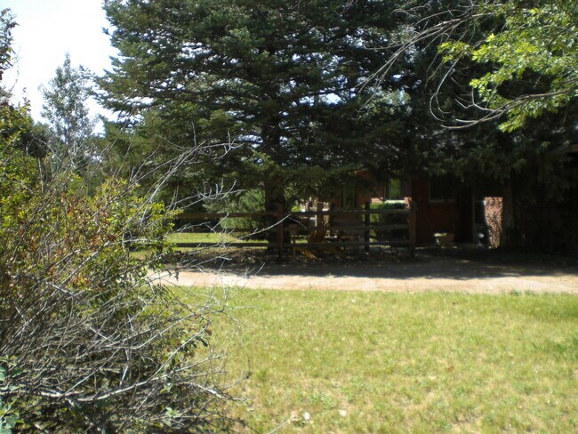 Building Photo - Beautiful Boulder Country Home - 4 Bed/2 Bath - Available July 3rd!