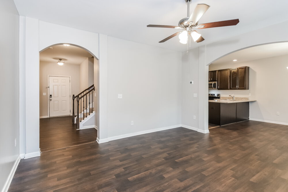 Building Photo - 255 Magnaview Dr