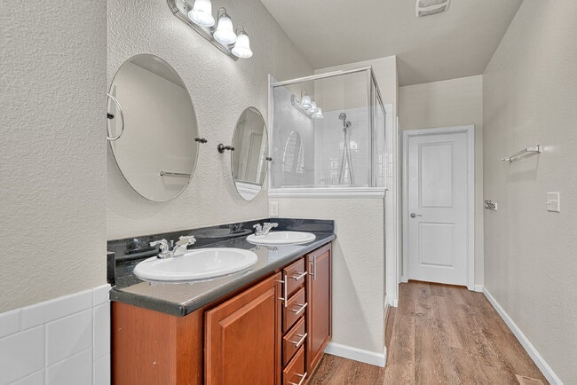 Building Photo - $2,699 - 2 Bed, 2.5 Bath Condo in Centenni...