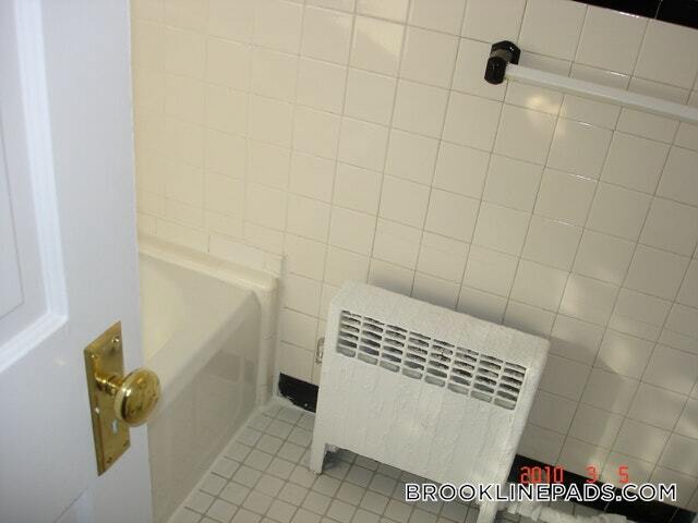 Building Photo - 72 St Paul St