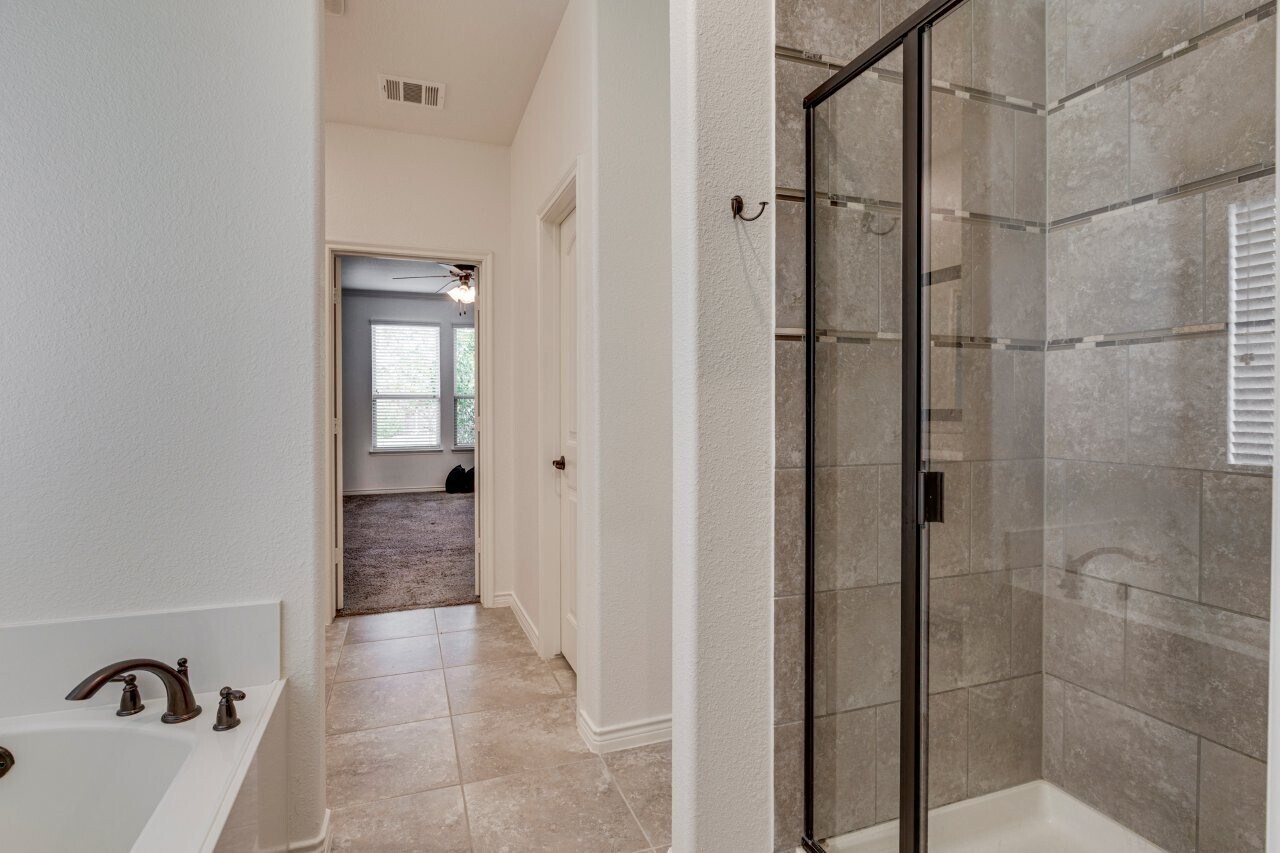 Building Photo - 3022 Maverick Dr