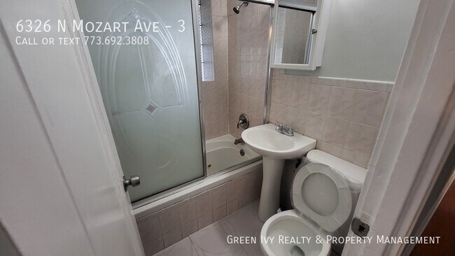 Building Photo - Beautiful 3 Bed in West Ridge