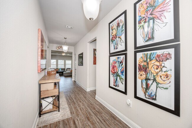 Building Photo - Beautiful 4 Bedroom 3 Bath Home!