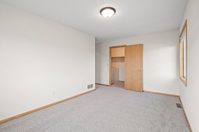 Building Photo - 2549 Cobble Hill Ct