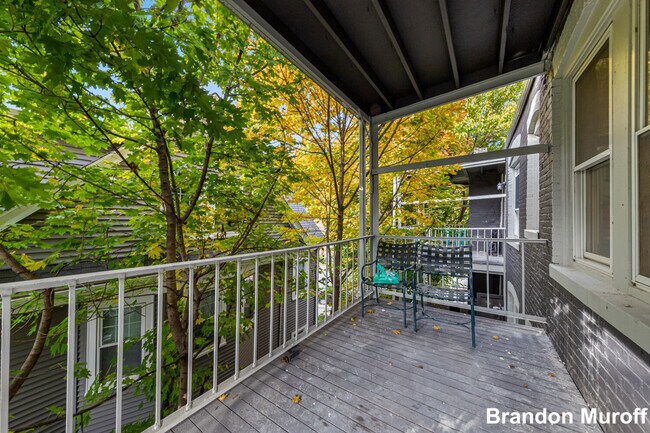 Building Photo - 44 Brackett St