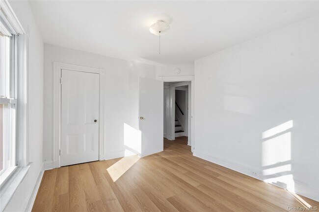 Building Photo - 226 Fourth Ave