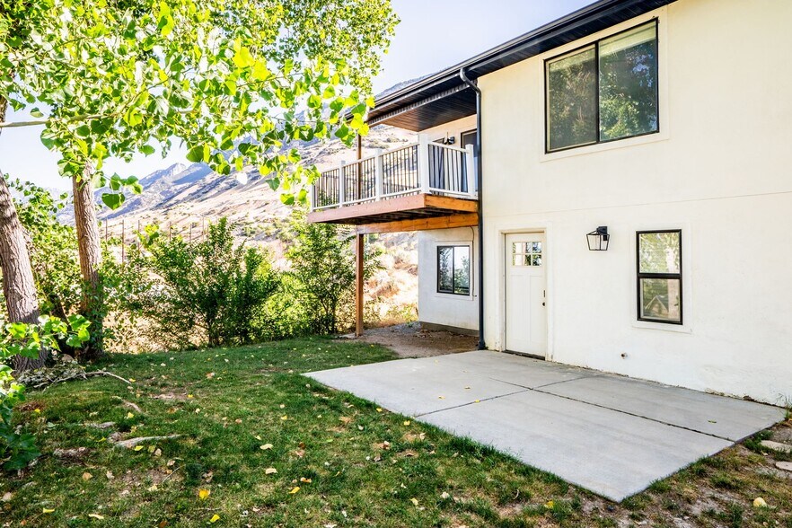 Deck - 694 S Slate Canyon Dr