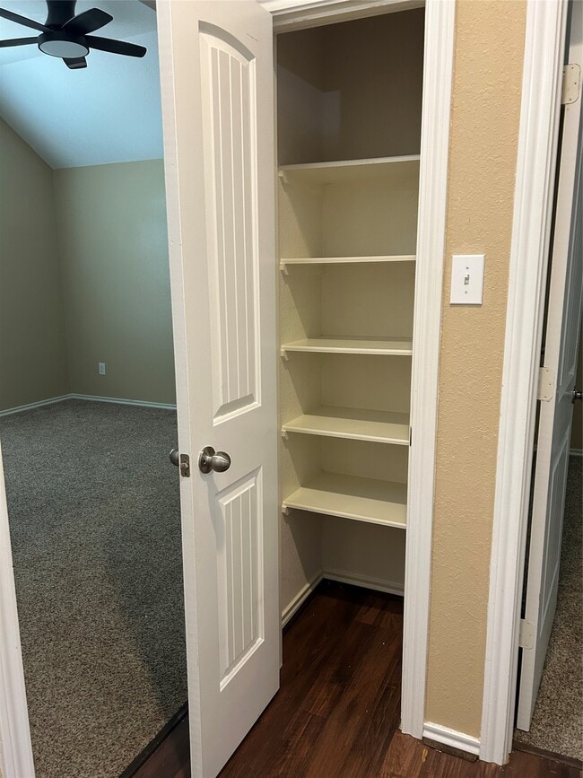Building Photo - 25111 Country Gate Dr