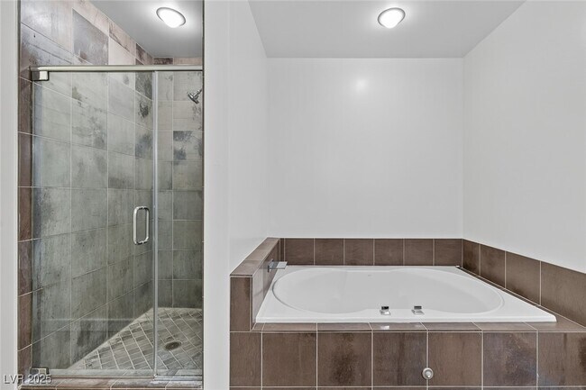 Building Photo - 200 Hoover Ave