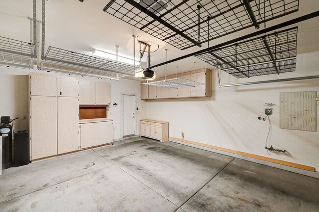 Building Photo - 2/2 BEAUTIFUL Single Story in Sun City Ant...