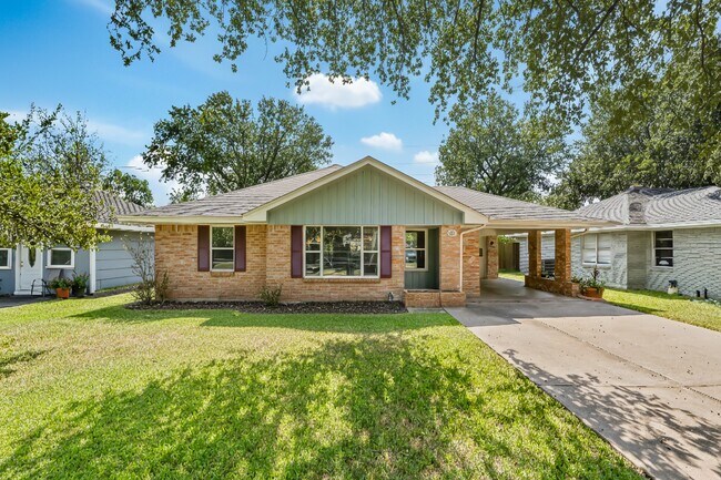 Primary Photo - 6031 Moonmist Dr