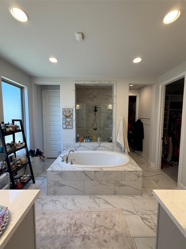 Building Photo - 563 Santa Rosa Hls Dr