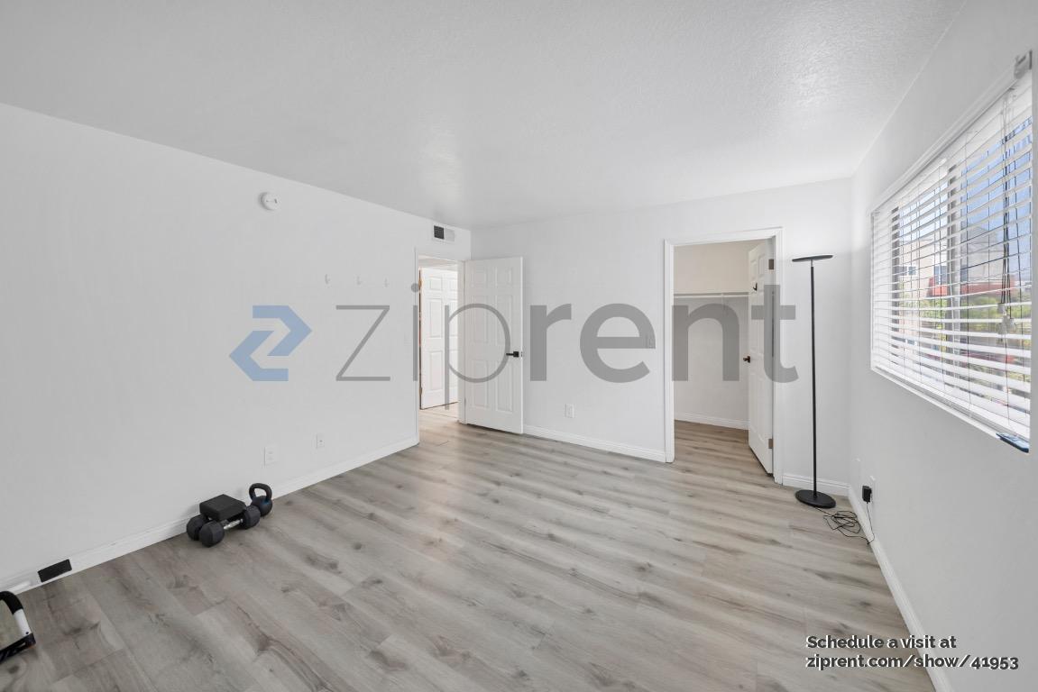 Building Photo - 11274 Morrison St
