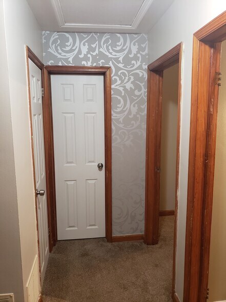 Hallway - 4115 Eierman Ave