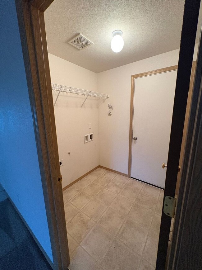 Building Photo - Home for Rent in Quincy