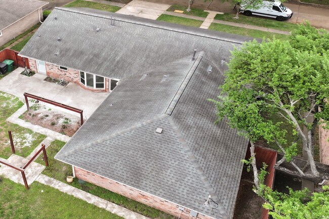Building Photo - 8335 Langdon Ln