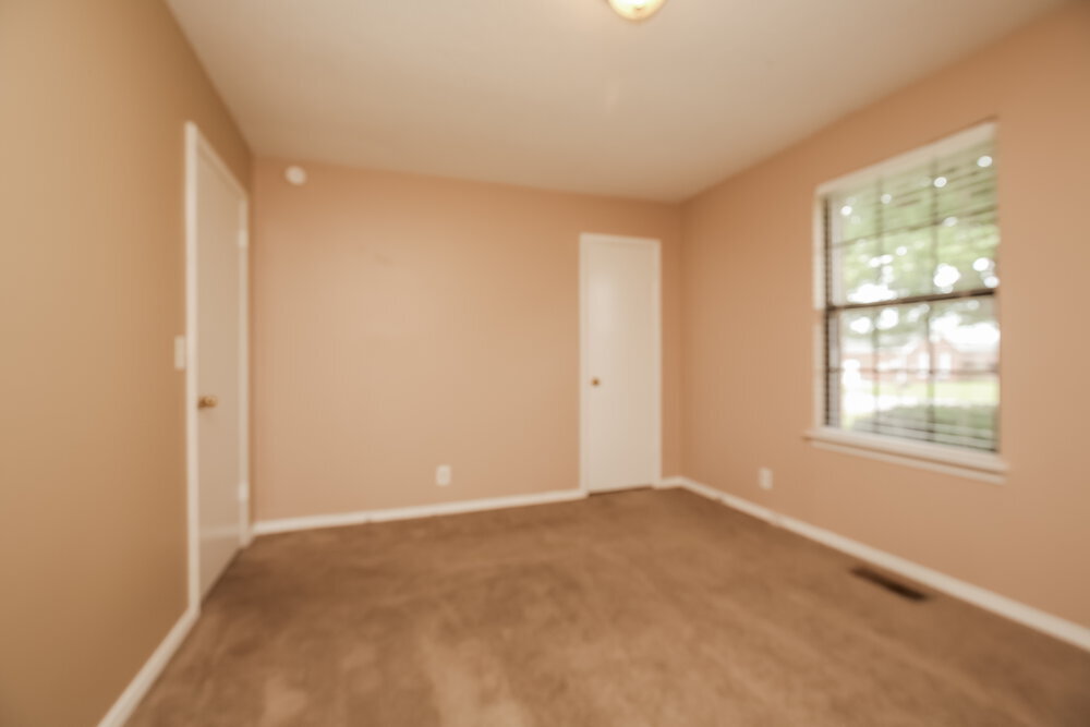 Building Photo - 2621 Deerpath Dr
