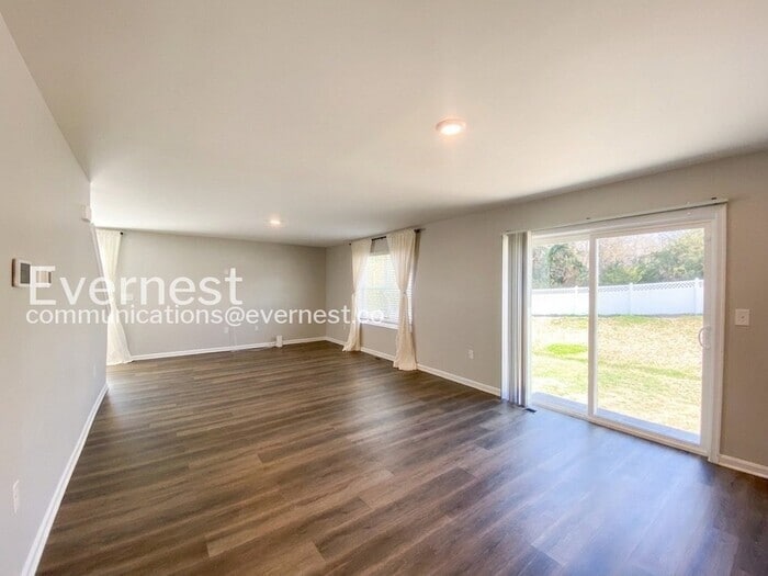 Building Photo - 21 Valiant Ct