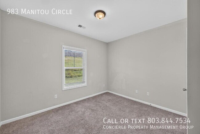 Building Photo - 983 Manitou Cir