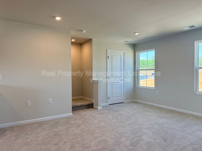 Building Photo - 372 Grand Silo Rd