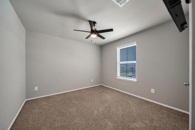 Building Photo - 22614 Petrizzi Ln