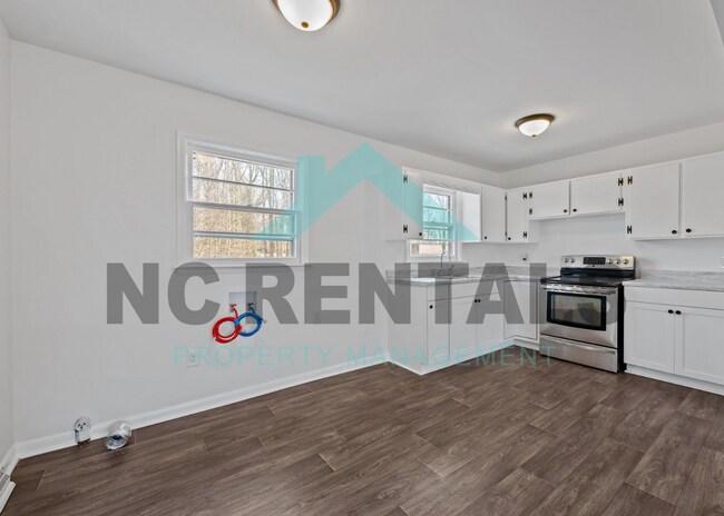 Building Photo - 3818 Edgewood Terrace Rd