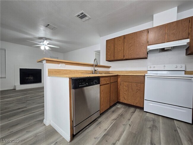 Building Photo - 2742 Alicialynn Way