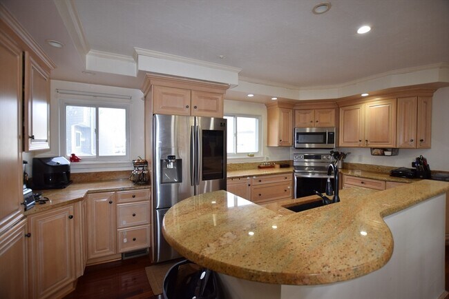 Building Photo - 255 North Rd