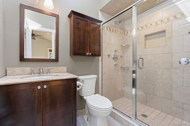 Building Photo - 19 Howell Pl