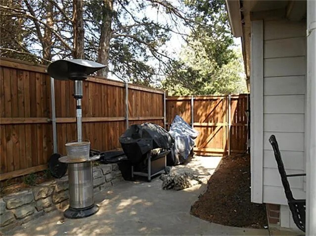 Building Photo - 1666 Knoll Ridge Circle