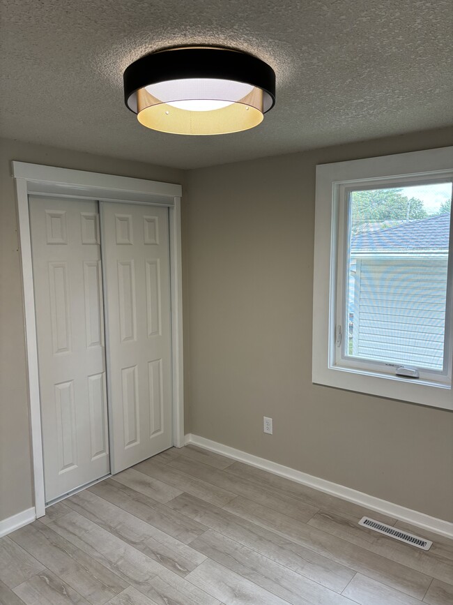 Building Photo - 209 N 22nd St