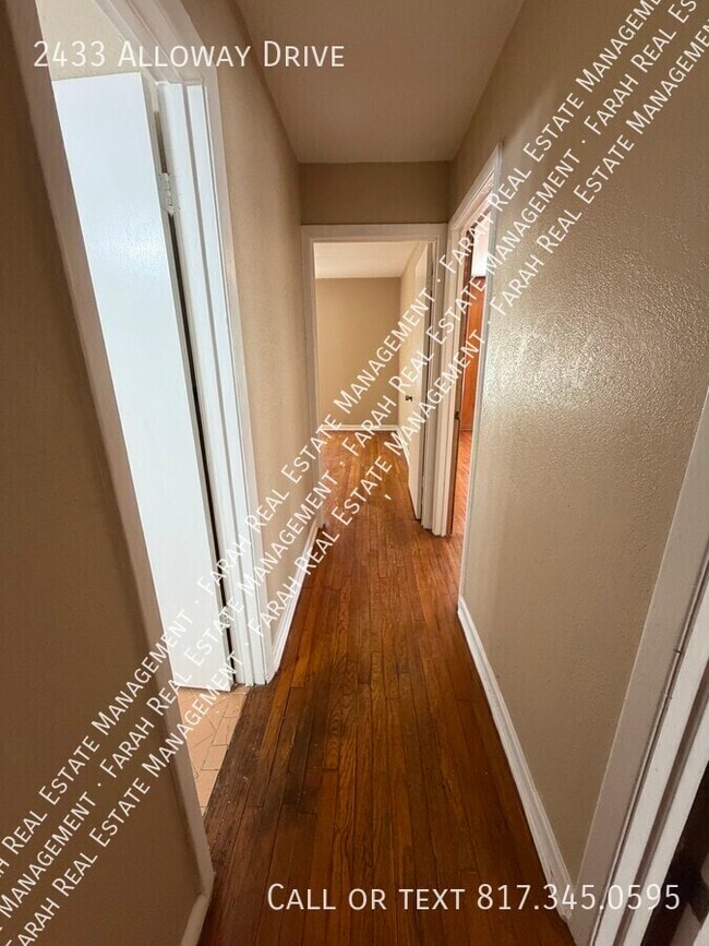 Building Photo - 2433 Alloway Dr